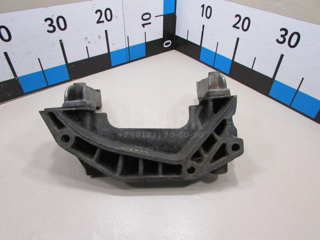 Кронштейн двигателя