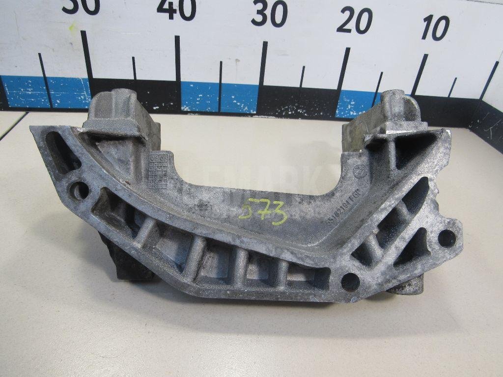 Кронштейн двигателя