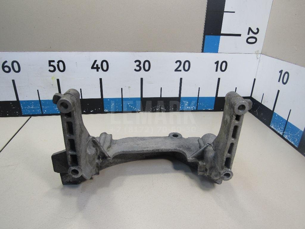 Кронштейн двигателя