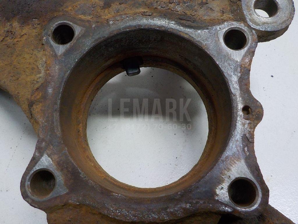 Кулак поворотный передний правый