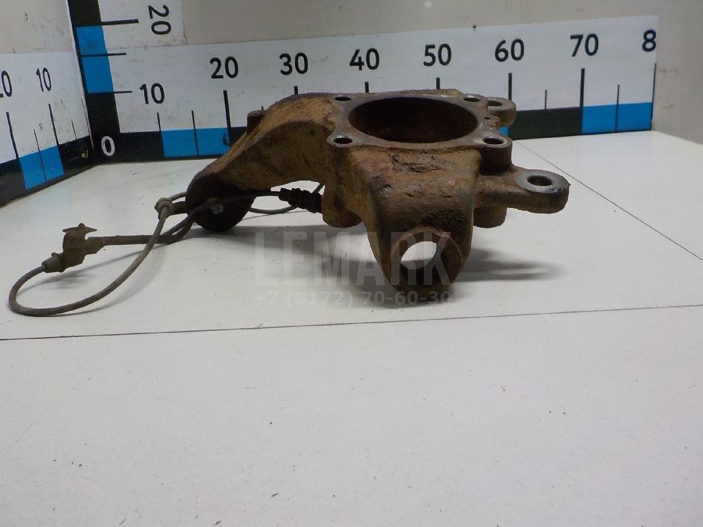 Кулак поворотный передний правый