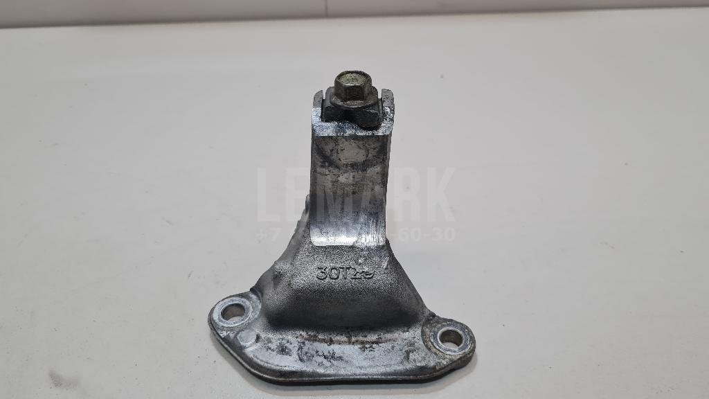 Кронштейн двигателя передний