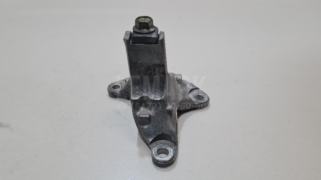 Кронштейн двигателя передний