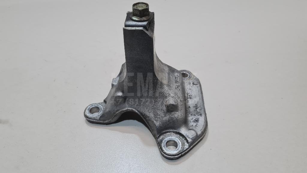 Кронштейн двигателя передний