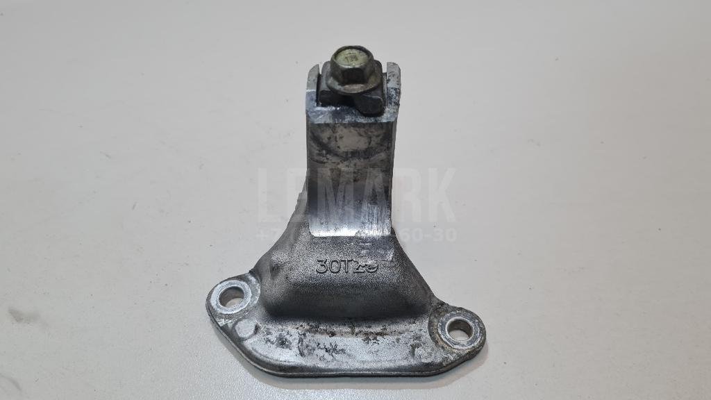 Кронштейн двигателя передний