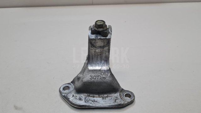 Кронштейн двигателя передний