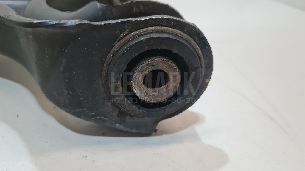 Рычаг задний верхний правый