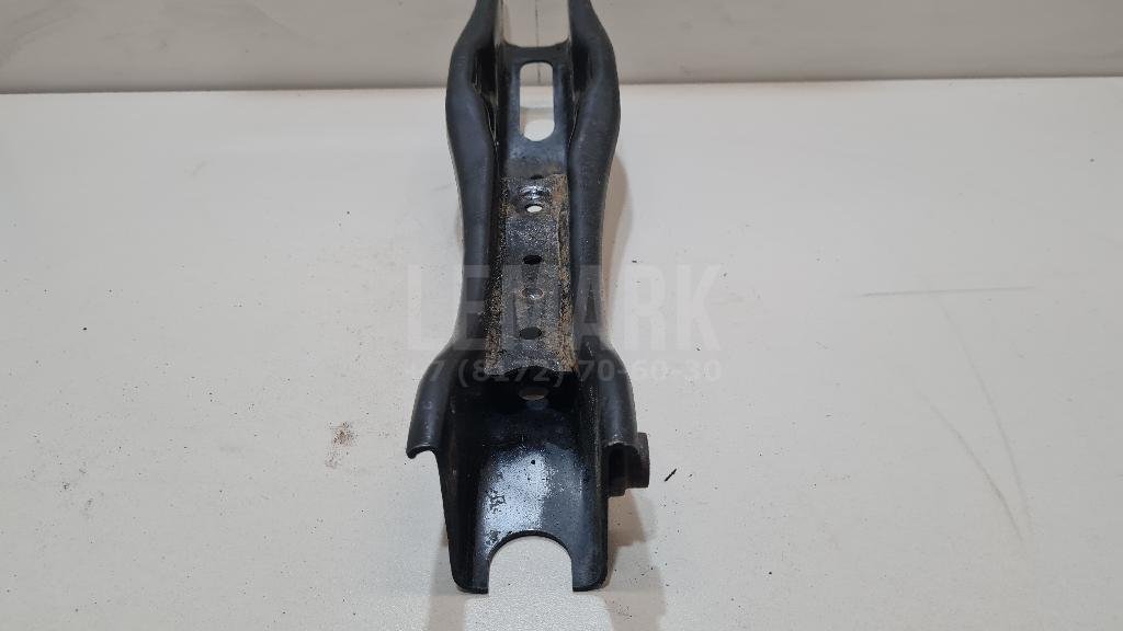 Рычаг задний нижний левый