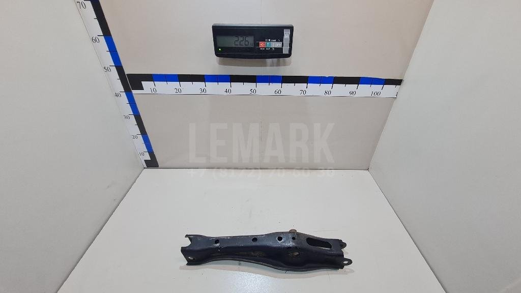 Рычаг задний нижний левый