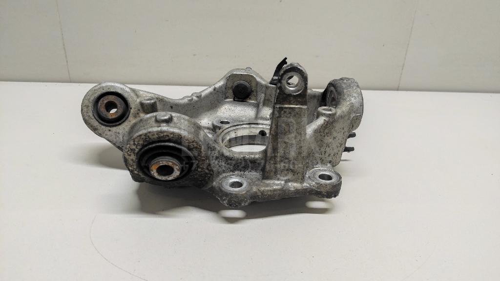 Кулак поворотный задний правый