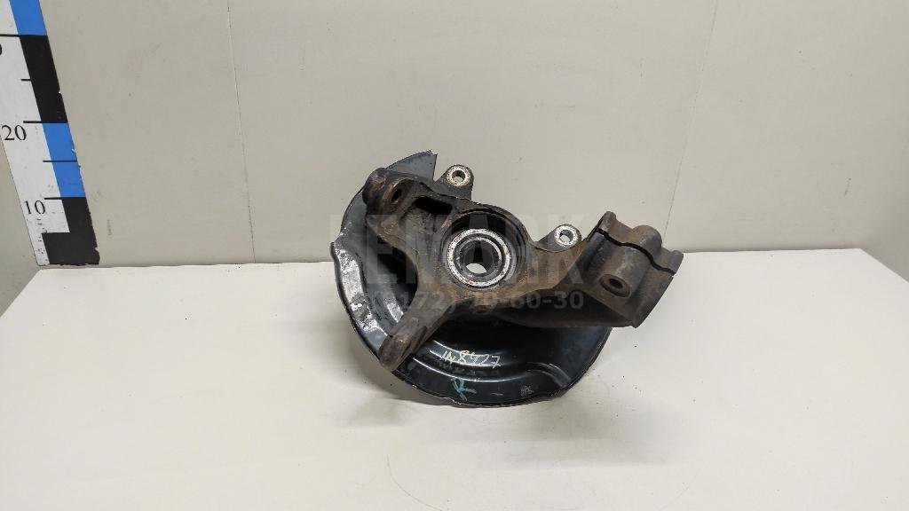 Кулак поворотный передний правый