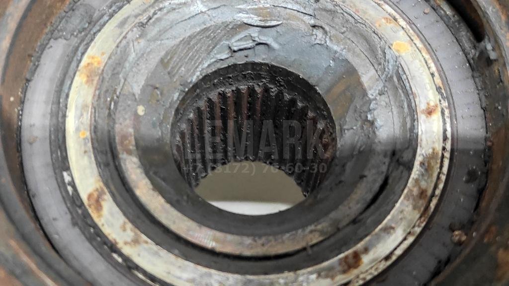 Кулак поворотный передний правый