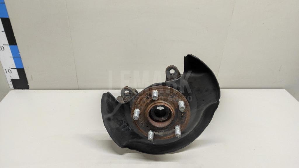 Кулак поворотный передний правый