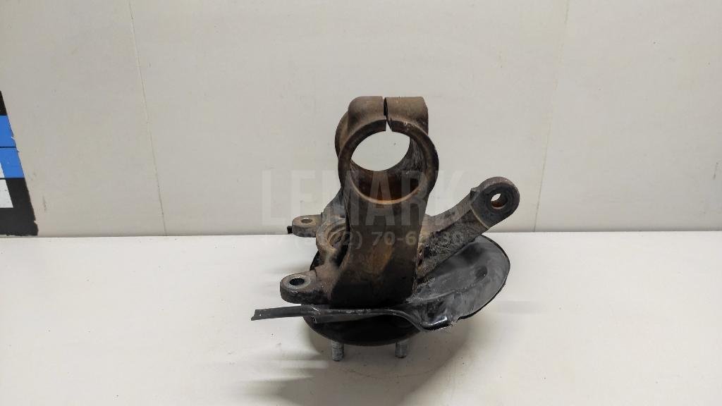 Кулак поворотный передний левый