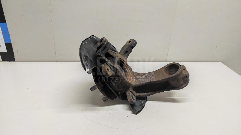 Кулак поворотный передний левый