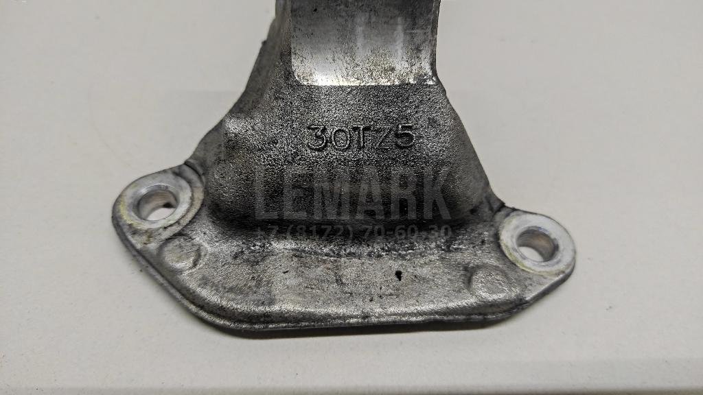 Кронштейн двигателя передний для  Audi A3 [8PA] Sportback 2004-2013