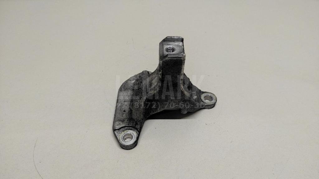 Кронштейн двигателя передний для  Audi A3 [8PA] Sportback 2004-2013