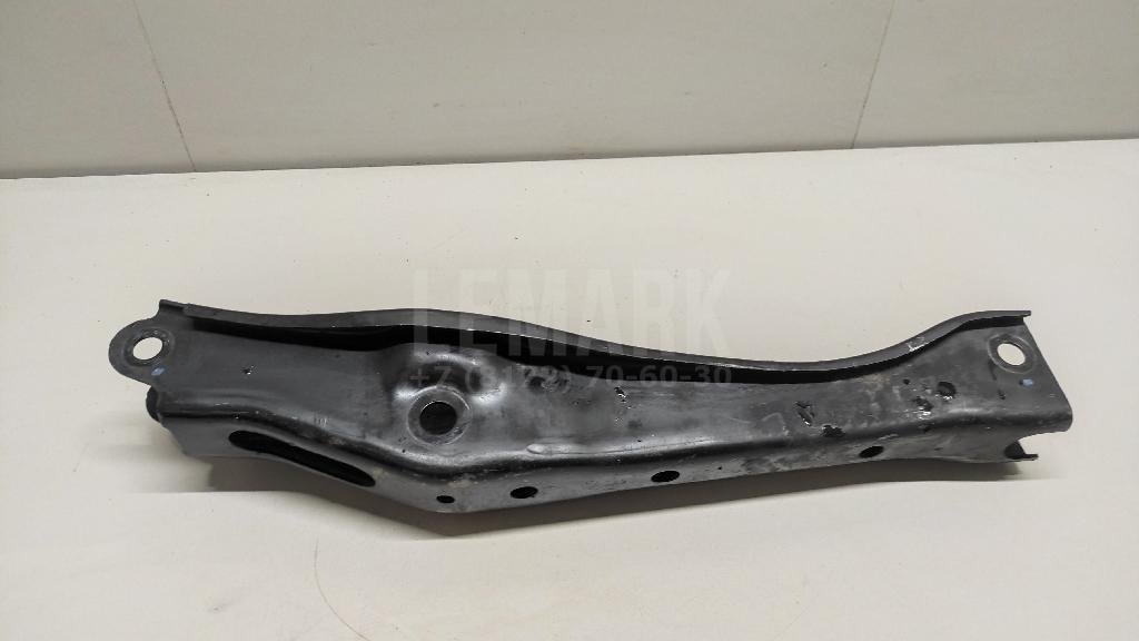 Рычаг задний нижний левый