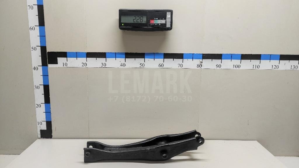 Рычаг задний нижний левый