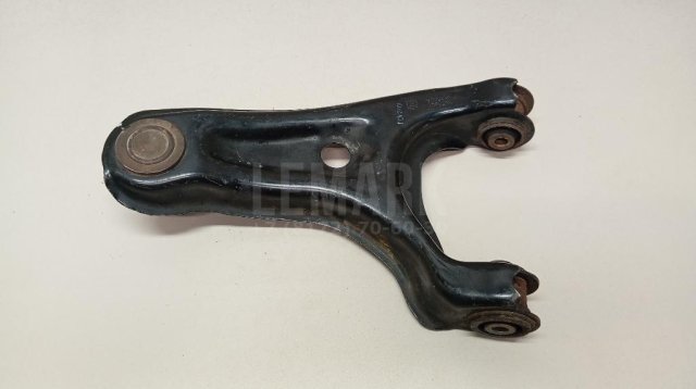 Рычаг задний верхний левый