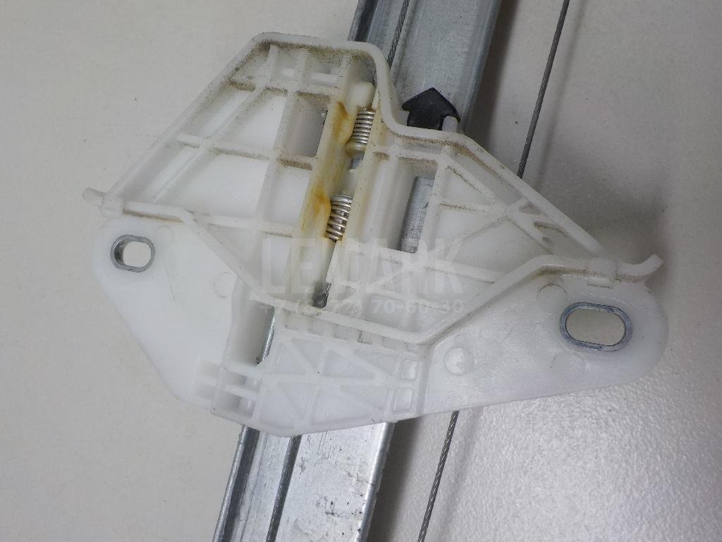 Стеклоподъемник электр. задний левый