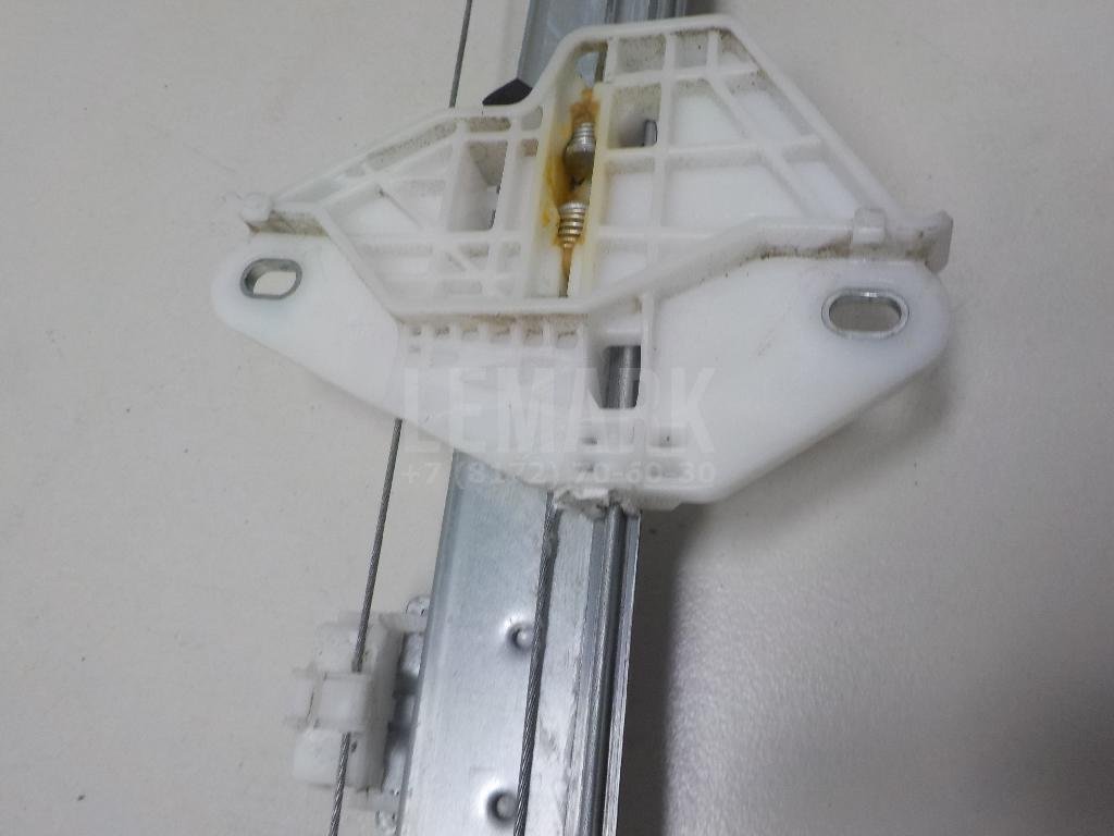 Стеклоподъемник электр. задний правый