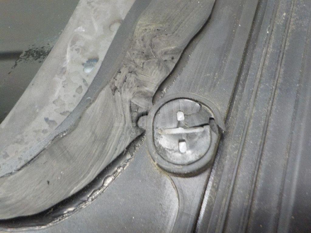 Стекло кузовное глухое левое