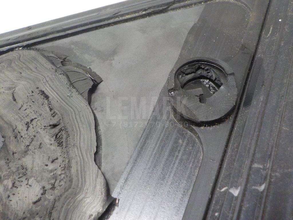 Стекло кузовное глухое левое