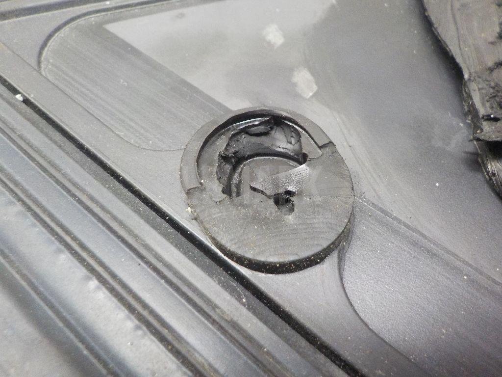 Стекло кузовное глухое правое