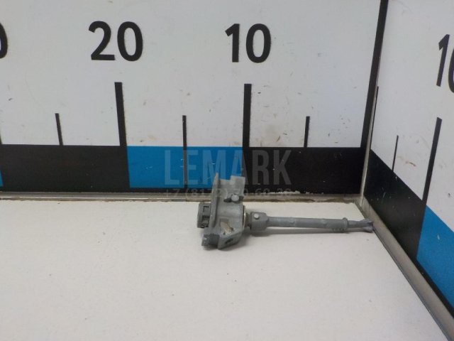 Вставка замка двери лев.