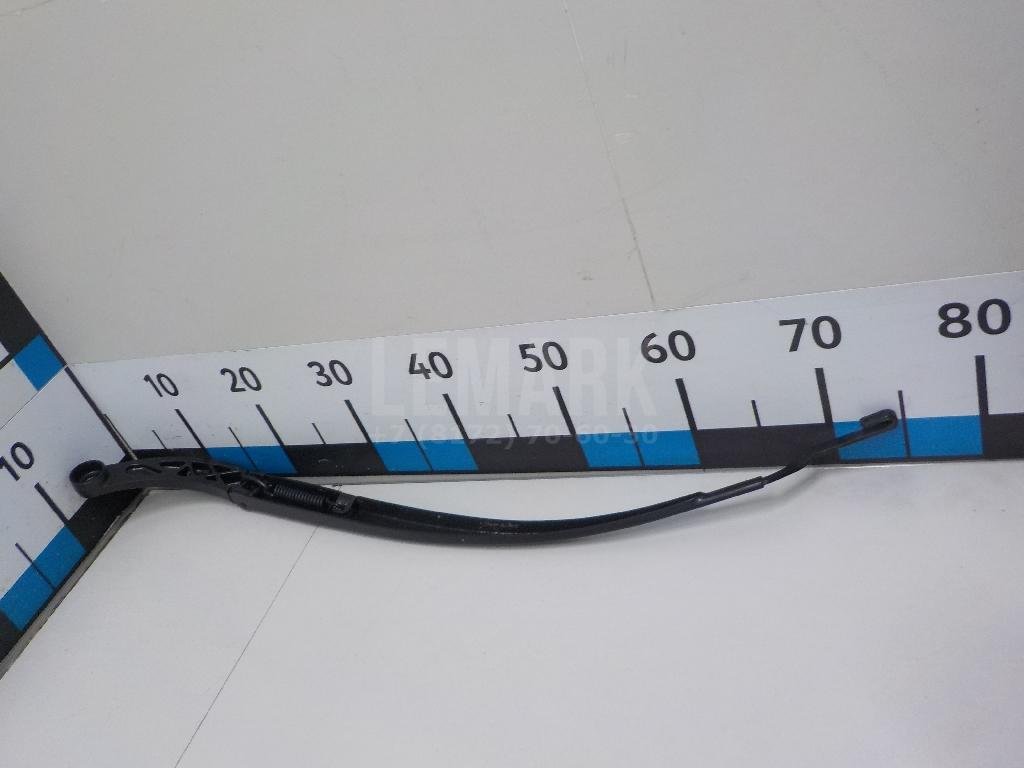 Поводок стеклоочистителя передний правый