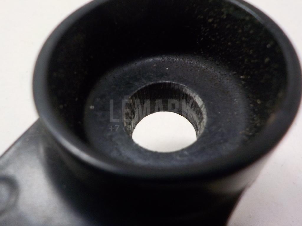 Поводок стеклоочистителя передний правый