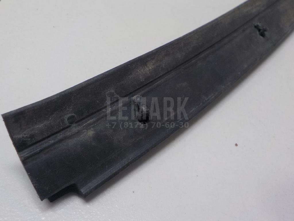 Уплотнитель двери для  Audi A4 [B9] 2015