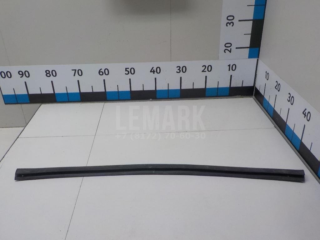 Уплотнитель двери для  Audi A4 [B9] 2015