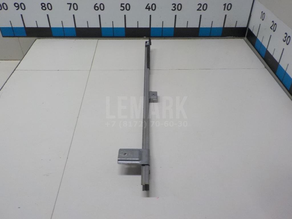 Направляющая стекла двери