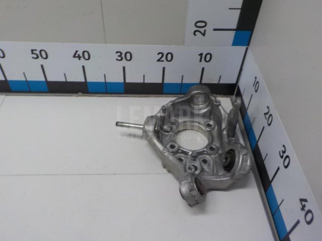 Кулак поворотный задний правый