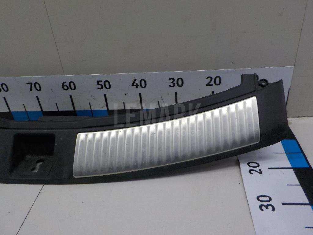 Обшивка багажника