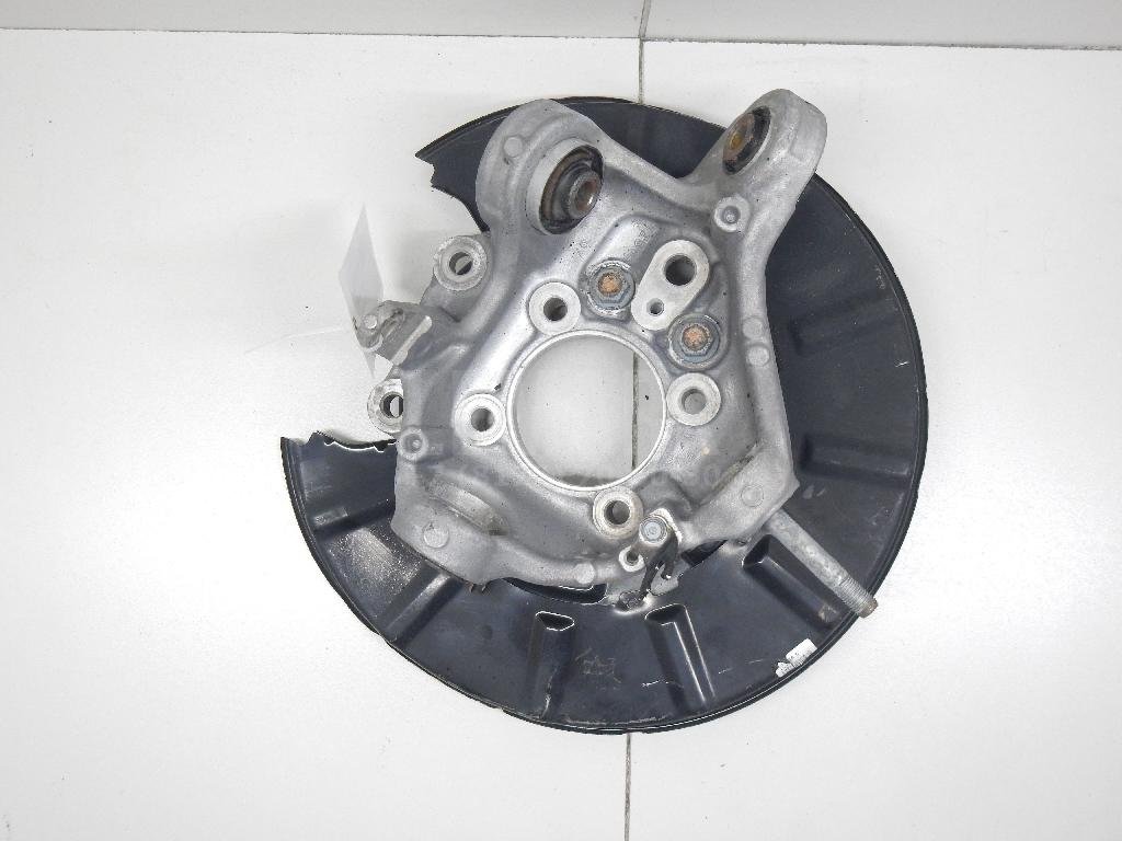 Кулак поворотный задний правый