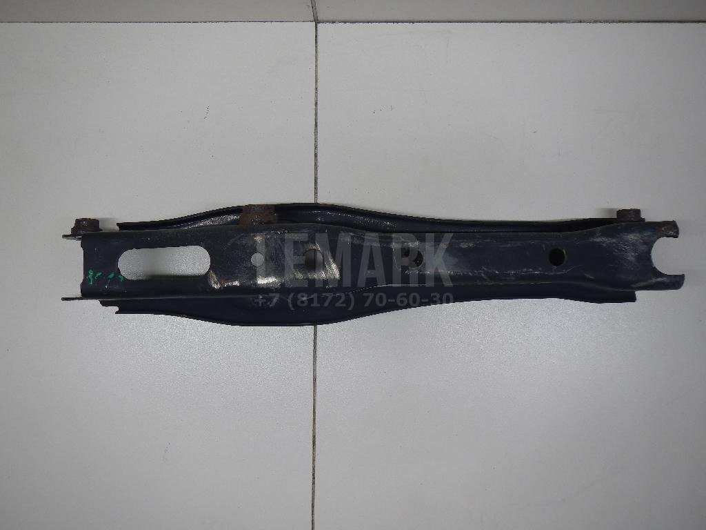 Рычаг задний нижний правый