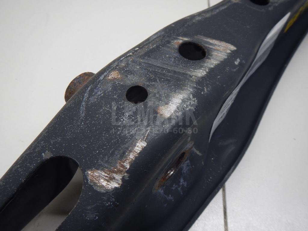 Рычаг задний нижний правый