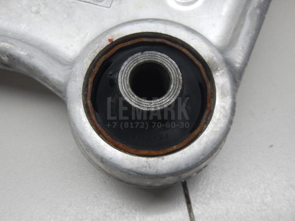 Рычаг передний правый