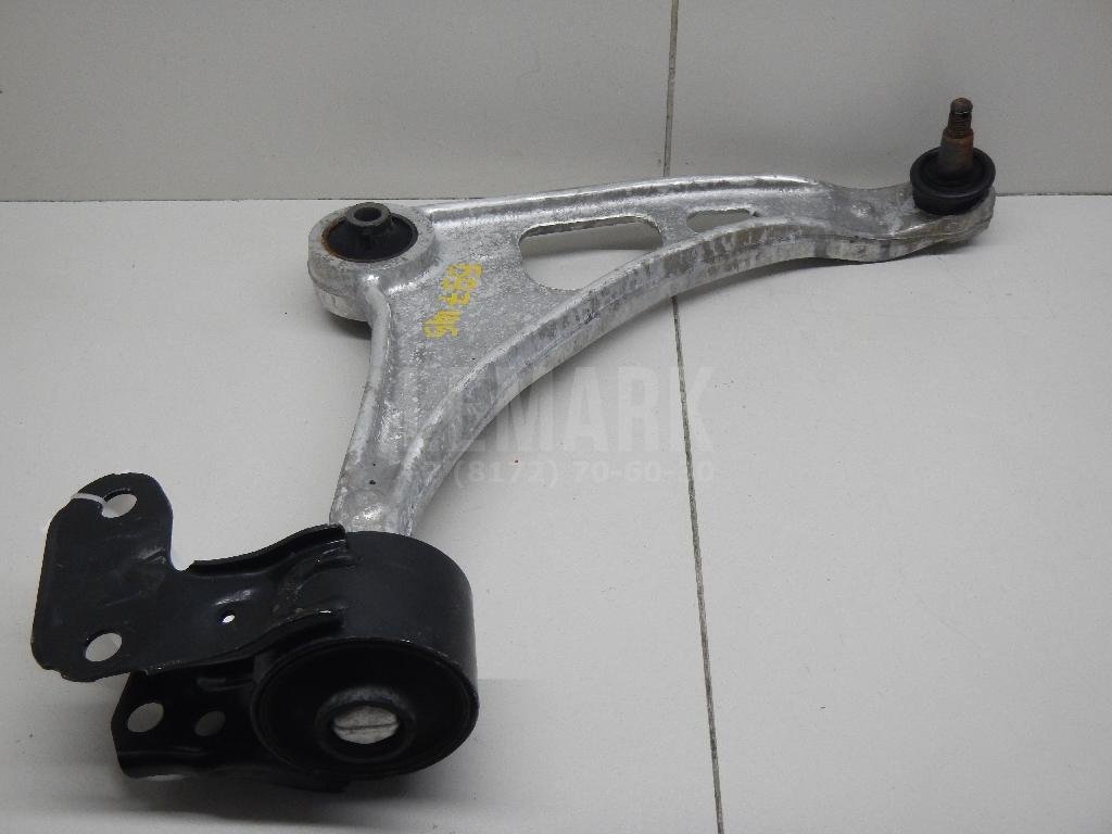 Рычаг передний правый