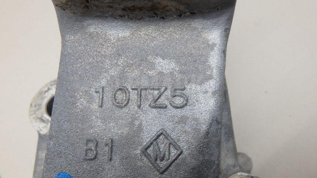 Кронштейн двигателя задний