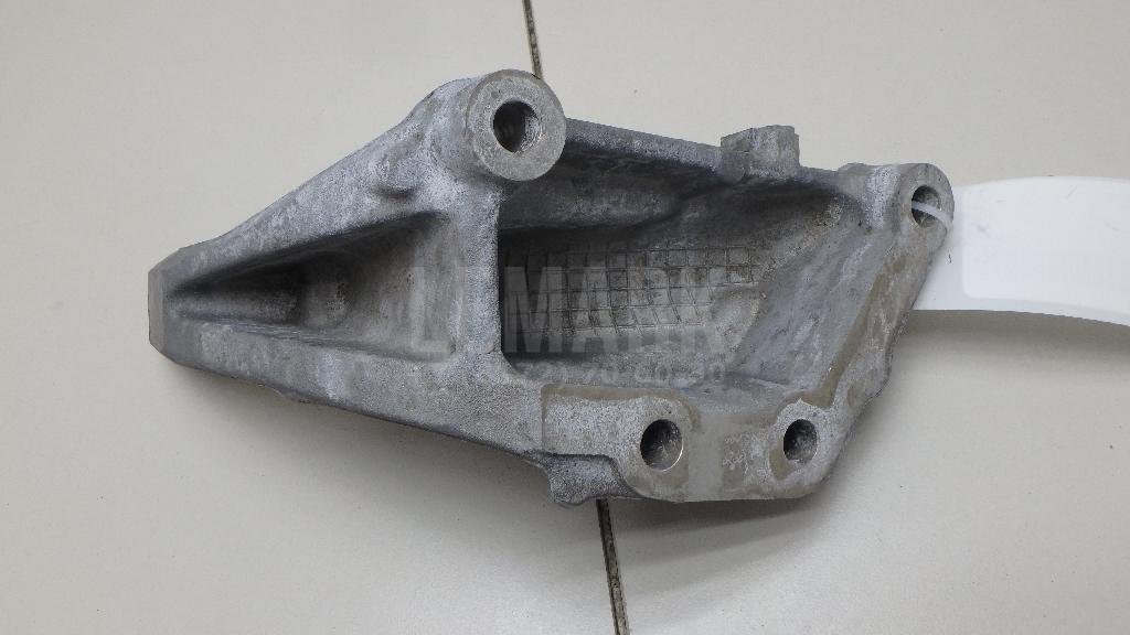 Кронштейн двигателя задний