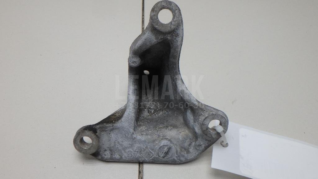 Кронштейн двигателя передний