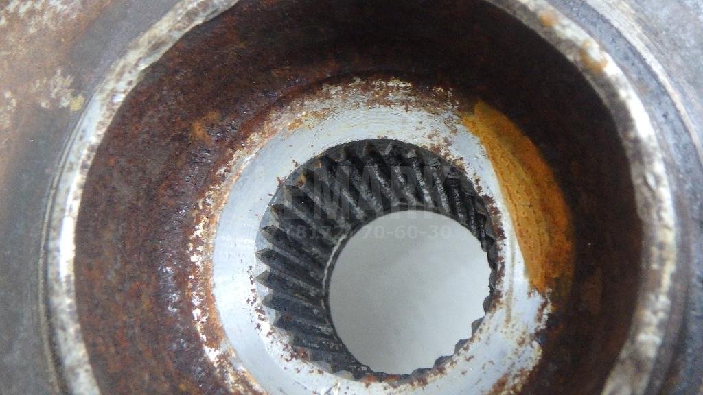 Кулак поворотный передний правый