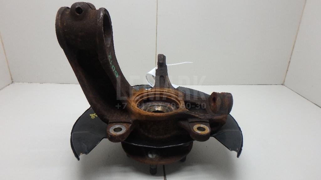 Кулак поворотный передний правый