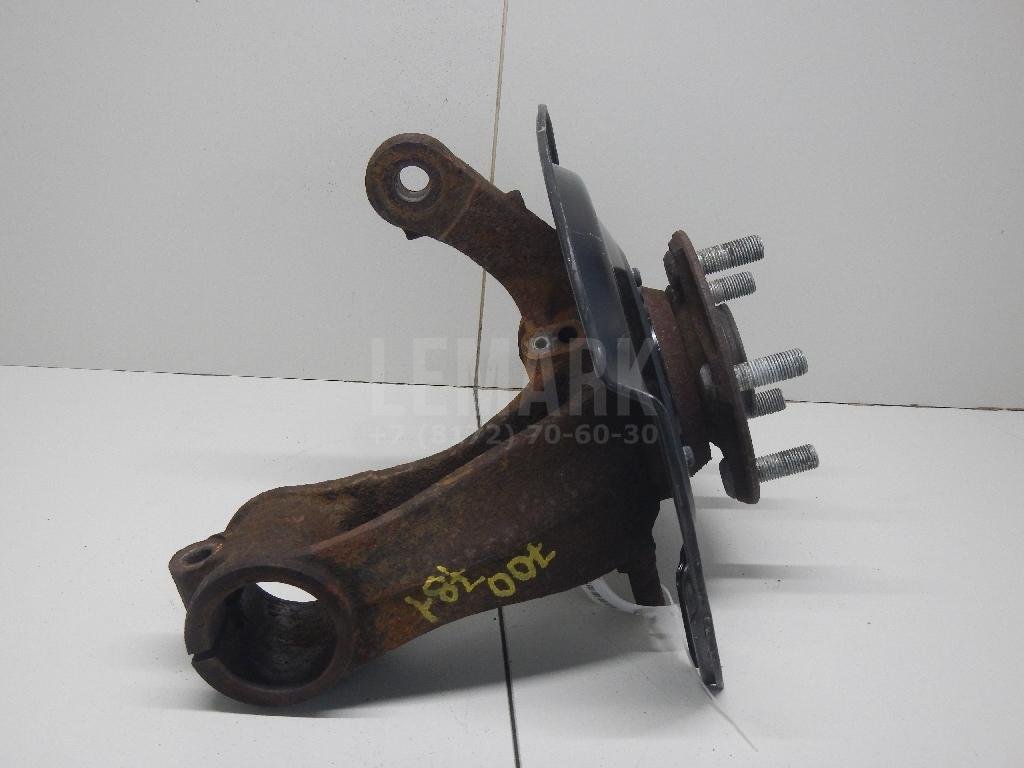 Кулак поворотный передний левый