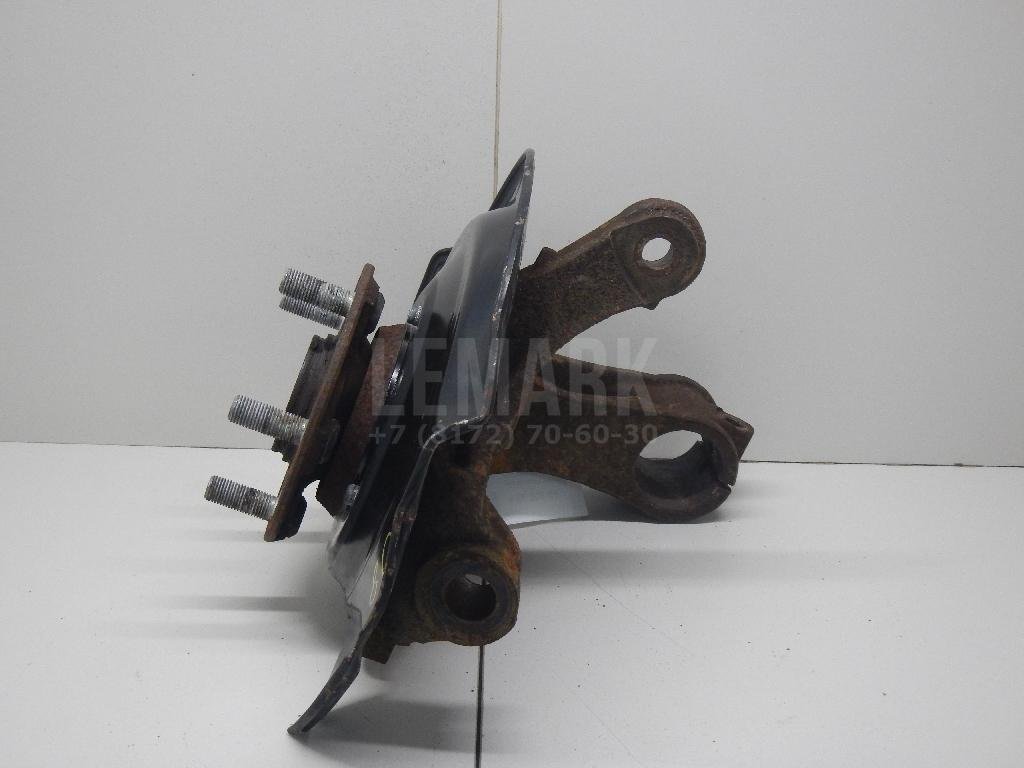 Кулак поворотный передний левый