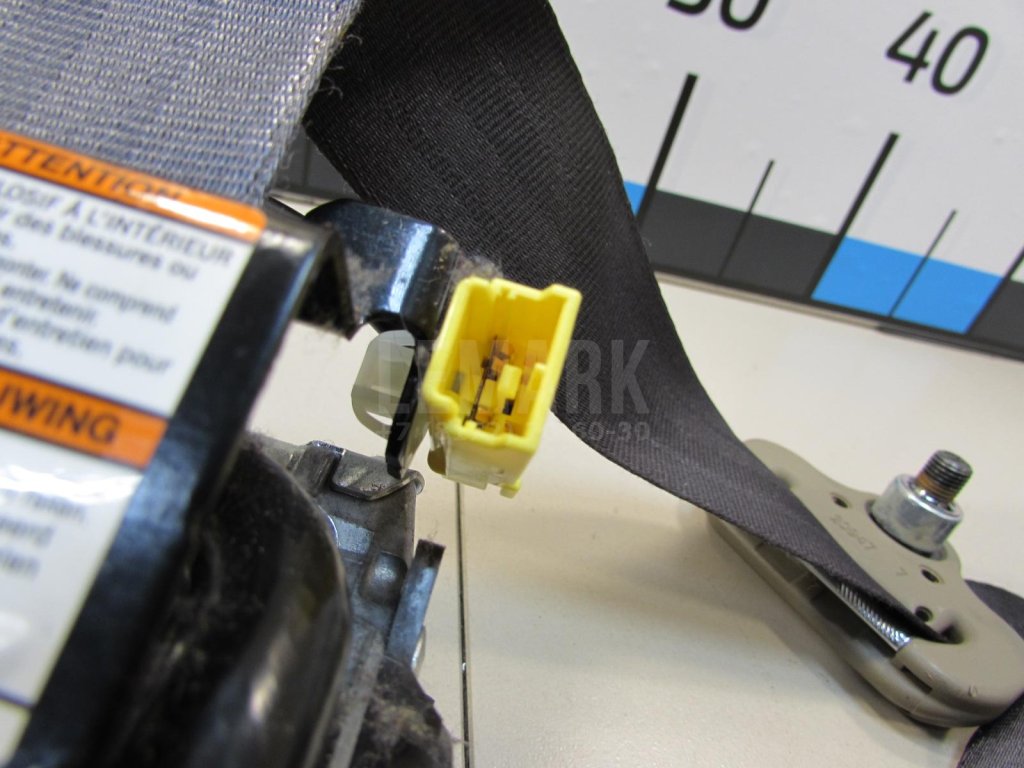 Ремень безопасности с пиропатроном